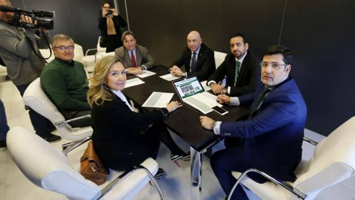 El presidente del Córdoba, Jesús León, en la primera reunión del Consejo