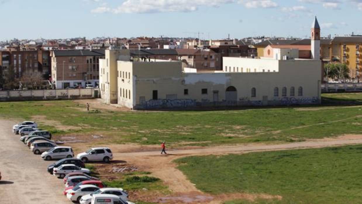 Imagen del edificio central de la prisión que se reconvirtió en centro cívico municipal
