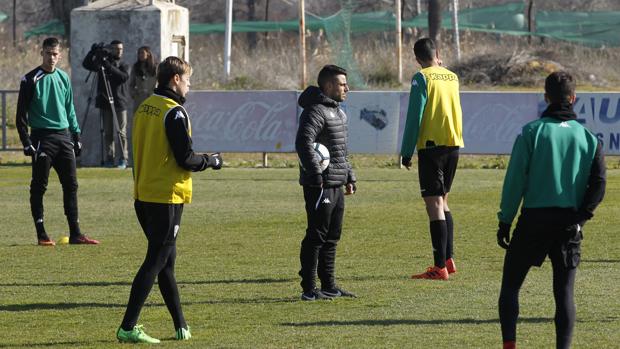 Jorge Romero, técnico del Córdoba CF: «Viajamos a Tenerife con sentimiento de oportunidad»