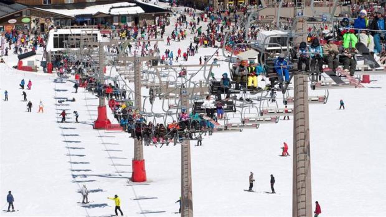La estación de esquí de Granada parará este sábado su actividad por la huelga