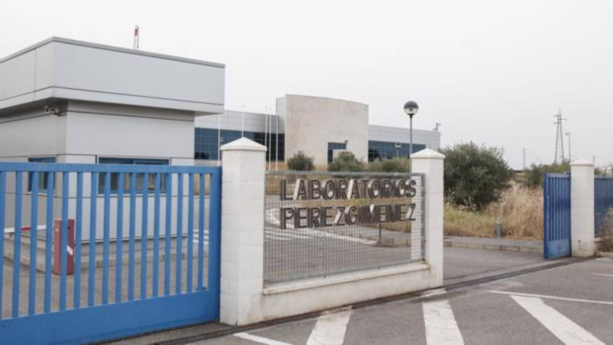 Entrada de los Laboratorios Pérez Giménez