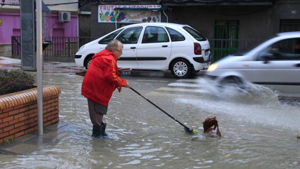 Avenida Europa en la barriada de San Bernabé, en Algeciras