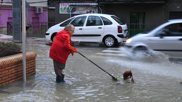 Temporal en Andalucía: Aviso amarillo en Sevilla y naranja en Cádiz y Málaga por lluvias y vientos