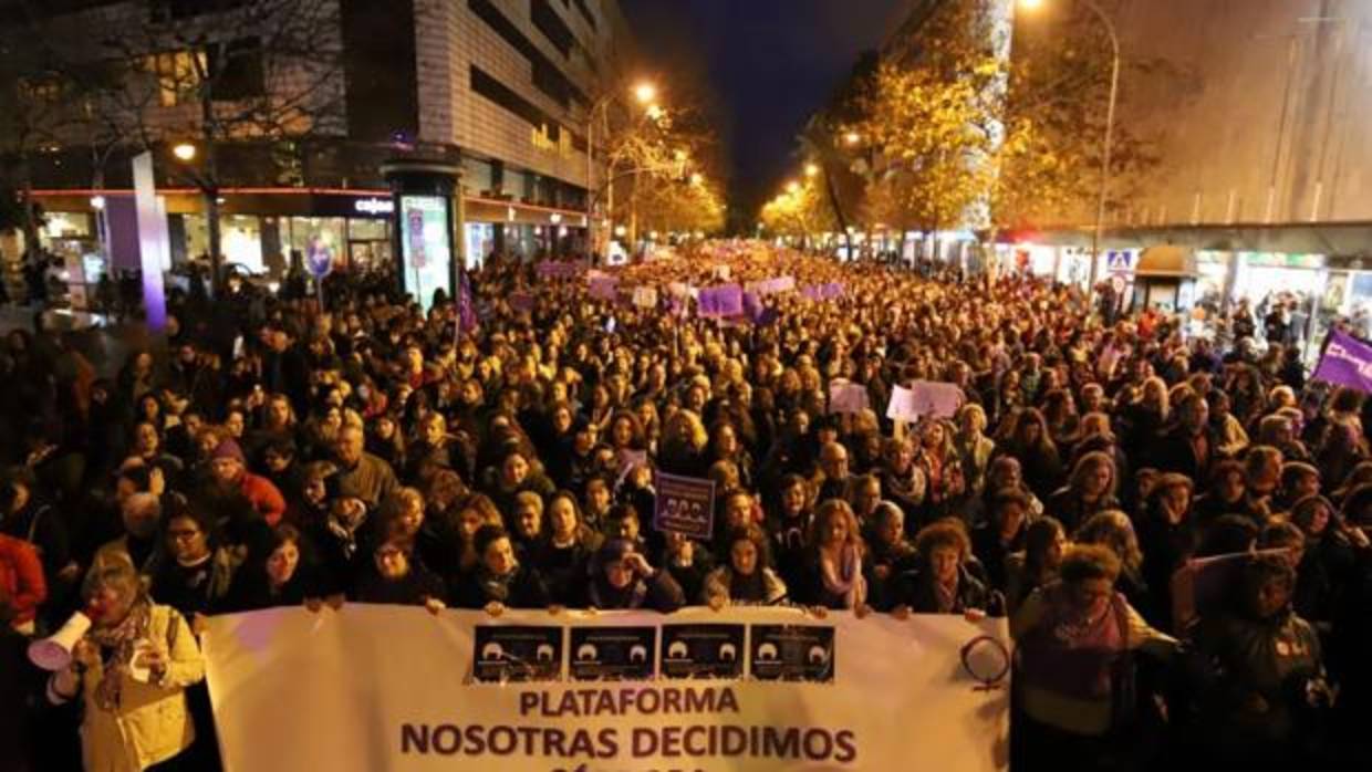 Cabecera de la manifestación a la altura de El Corte Inglés