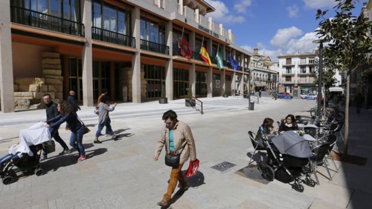 Entrada a la sede del Ayuntamiento de Córdoba en la calle Capitulares