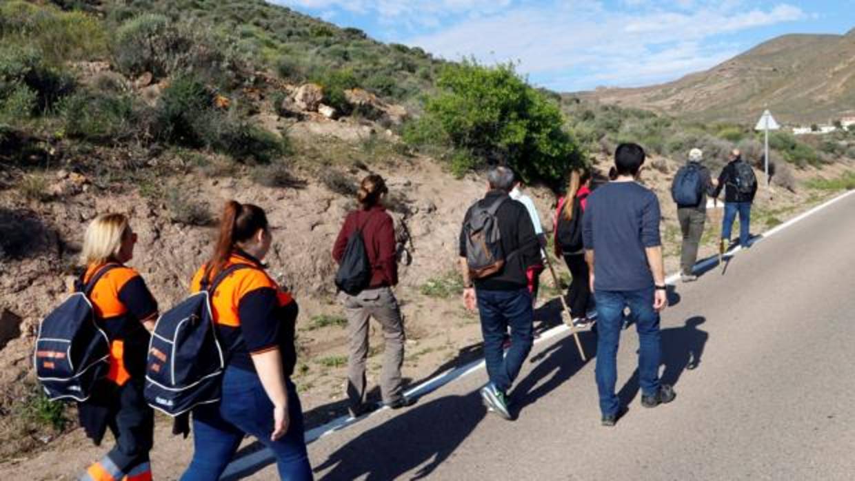 Grupo de voluntarios durante la búsqueda de Gabriel en Las Hortichuelas