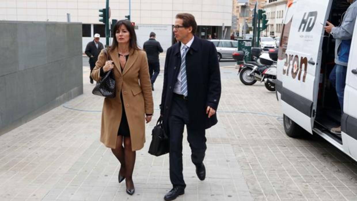 Esteban Hernández y Beatriz Gamez, abogados de Ana Julia Quezada