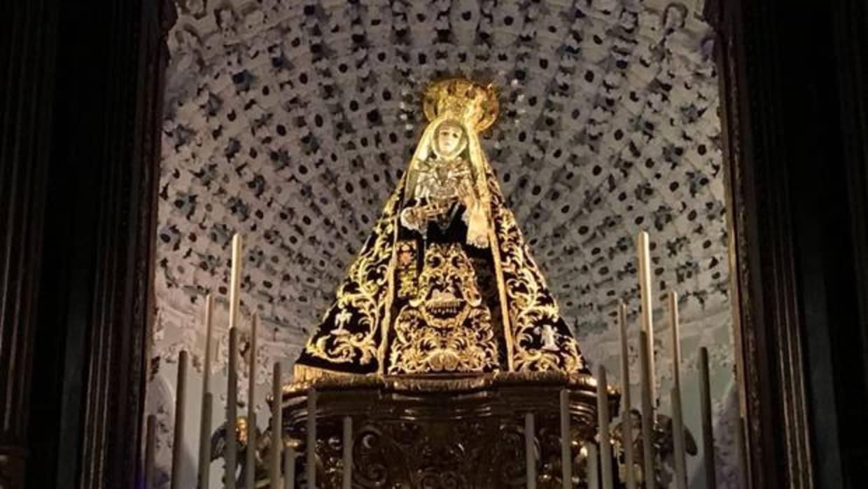 La Virgen de los Dolores, durante su septenario