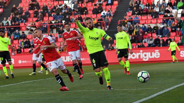 El Córdoba CF asalta Tarragona y se acerca a la permanencia (0-2)