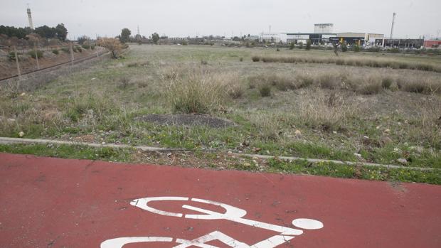 Retesa formaliza ante notario la compra del solar para el centro comercial en Rabanales 21