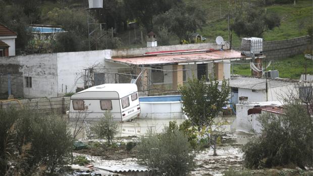 El subdelegado del Gobierno en Córdoba aclara que limpiar arroyos en zonas urbanas es asunto municipal