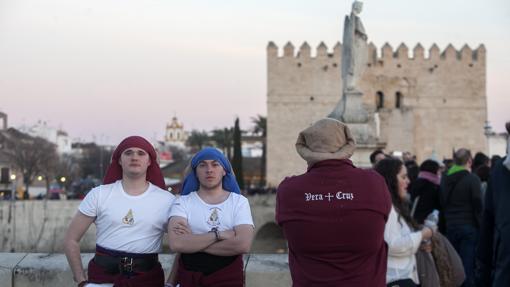 Costaleros de la hermandad de la Vera-Cruz