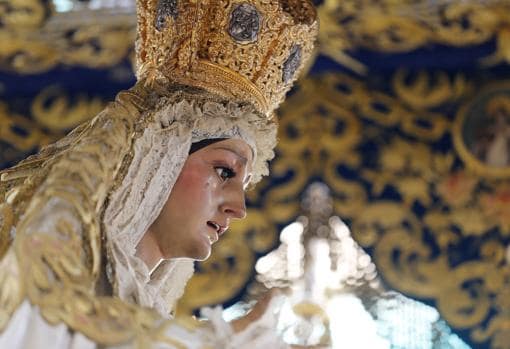 La Virgen de la Merced, en su paso de palio el Lunes Santo de Córdoba
