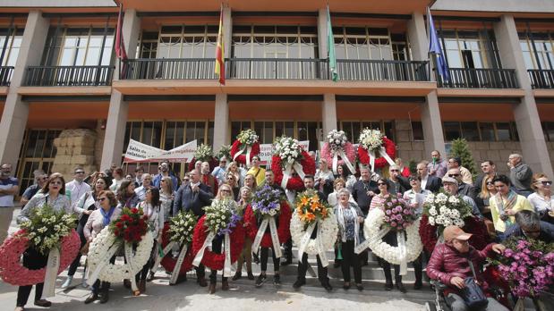 Funeral de protesta de Tanatorios Córdoba ante el Ayuntamiento por el proyecto de San Rafael