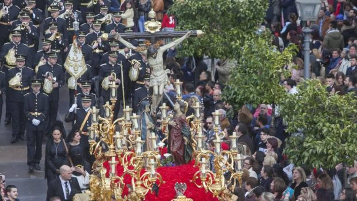 Hermandad del Amor en procesión