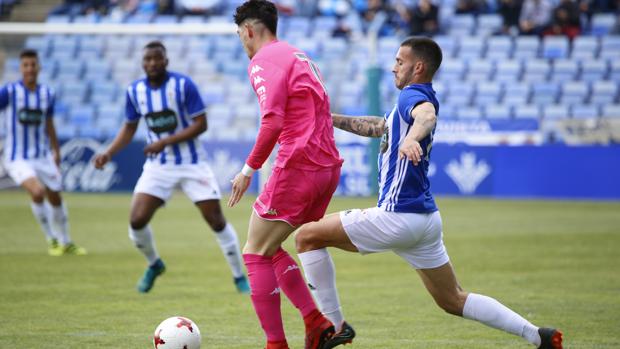 El Córdoba CF B detiene su escalada ante el Recreativo de Huelva (2-0)