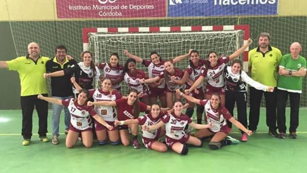 Las jugadoras del Adesal Córdoba celebran la eliminación del Castellón en la Copa de la Reina