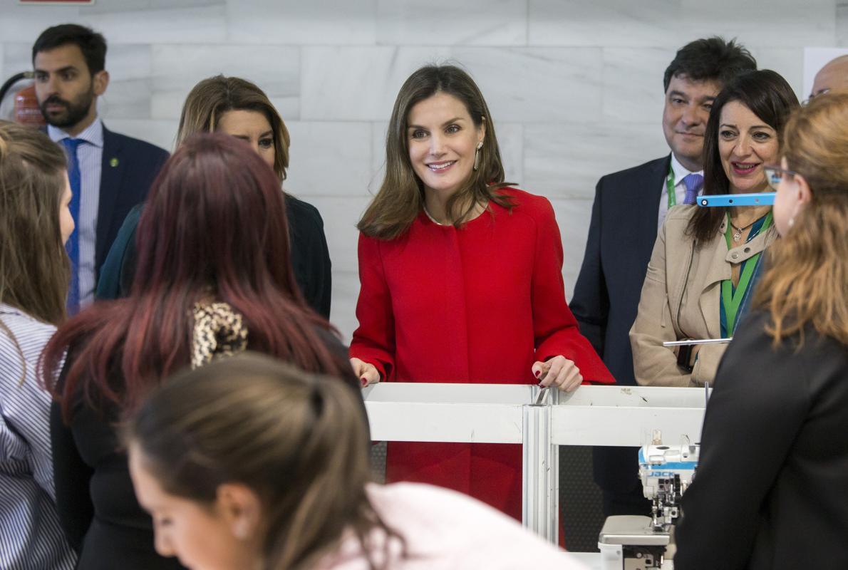 La reina Letizia, acompañada por la presidenta de la Junta de Andalucía, Susana Díaz