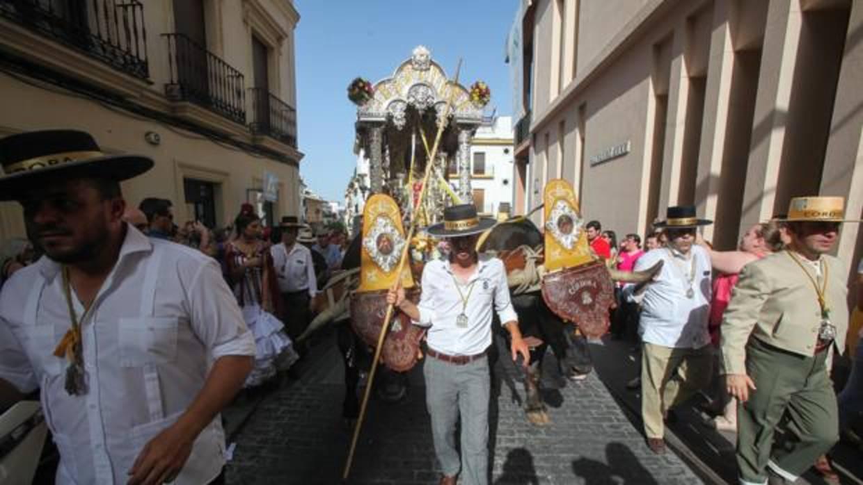 Salida de la hermandad del Rocío de Córdoba