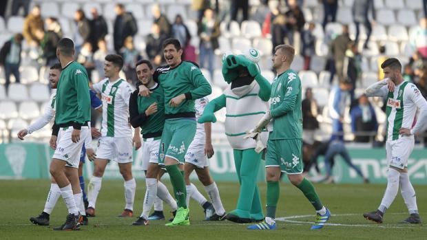 El Córdoba ante el vértigo de depender de sí mismo