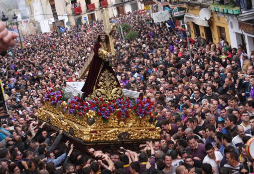 El Nazareno de Priego en una de sus salidas procesionales