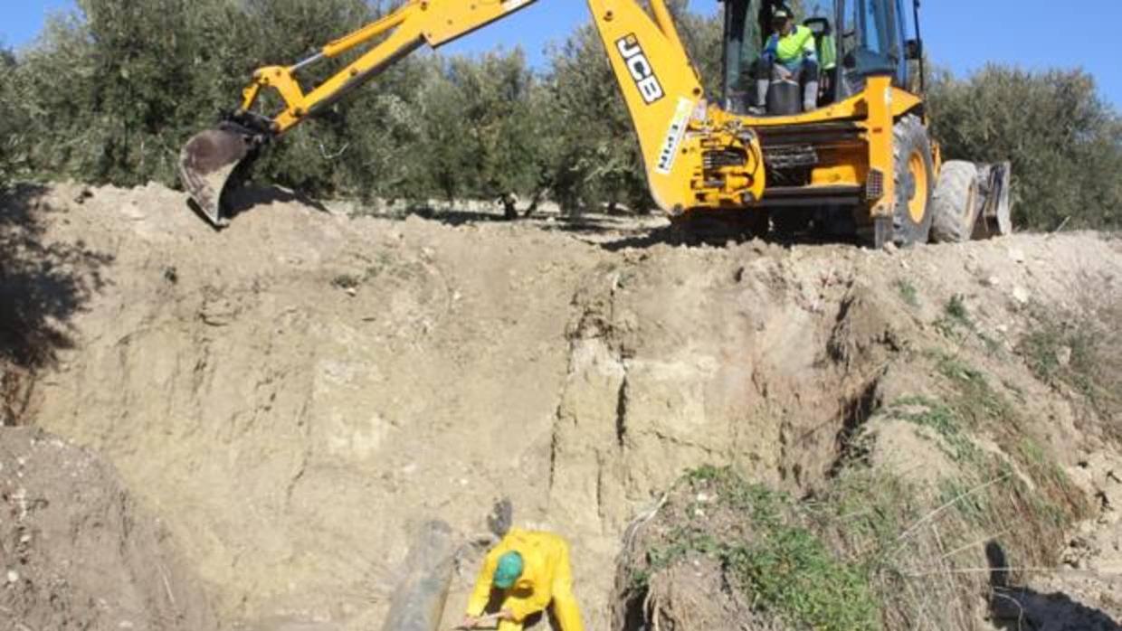 Obras de mejora en la red de abastecimiento de Baena