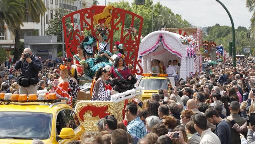 Carrozas en la Batalla de las Flores de Córdoba