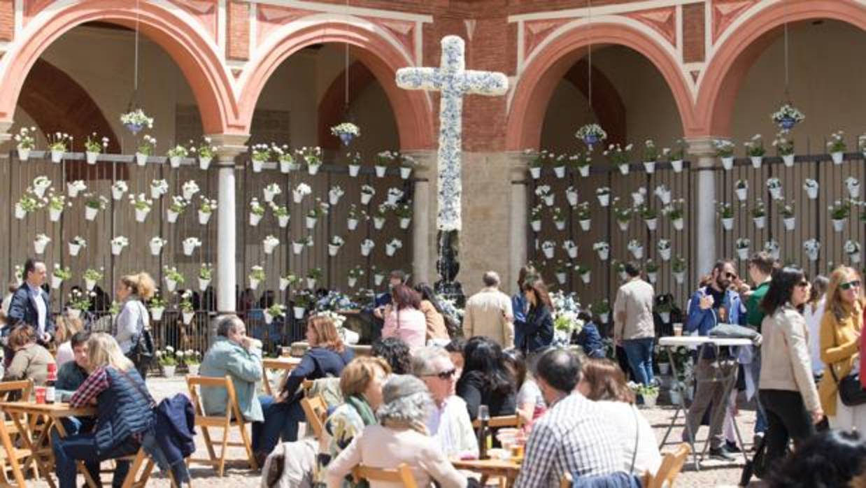 Ambiente de Cruces en la plaza de San Francisco