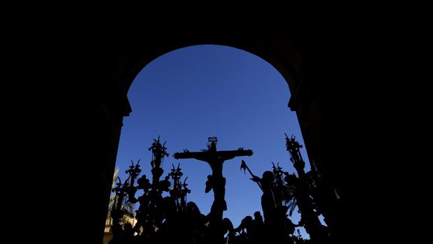 Así regresó a su barrio el Cristo de la Agonía de Córdoba