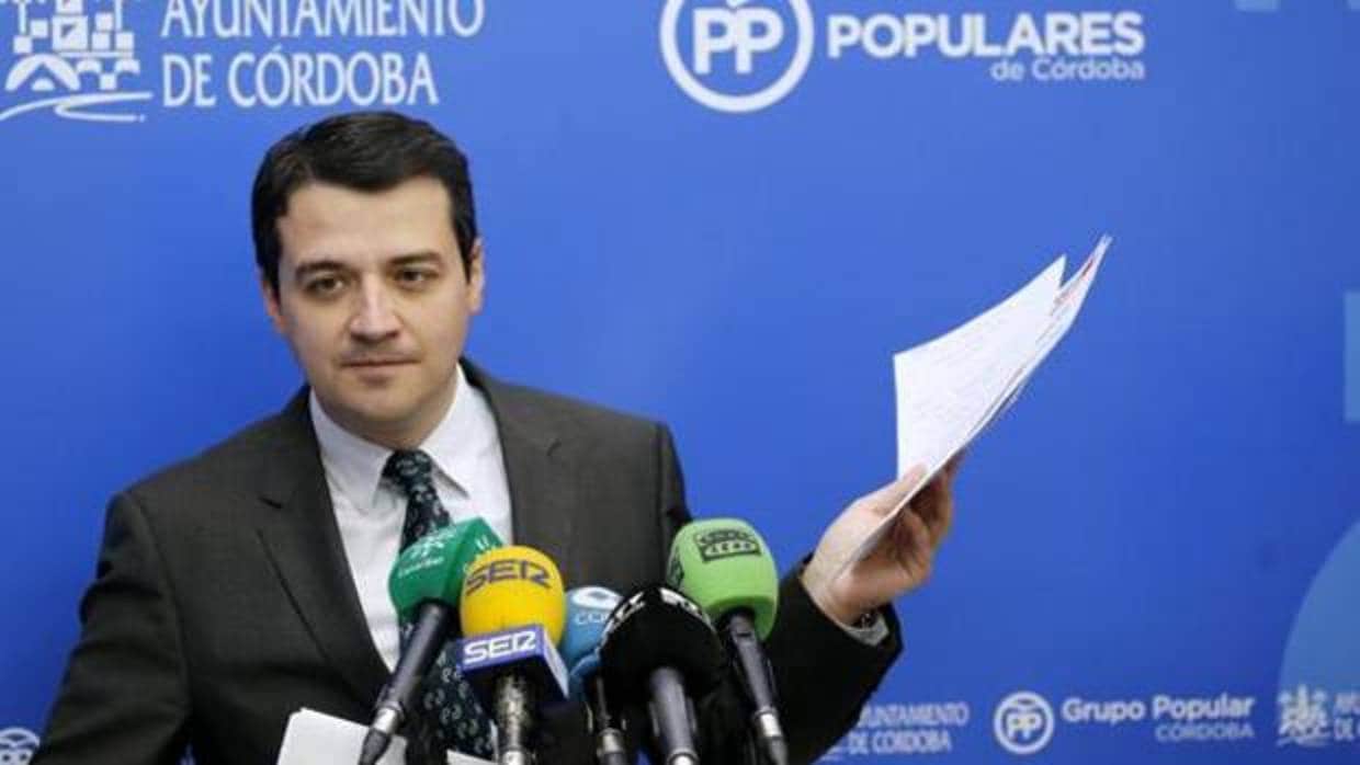 El portavoz municipal del PP y alcaldable popular, José María Bellido, durante una comparecencia