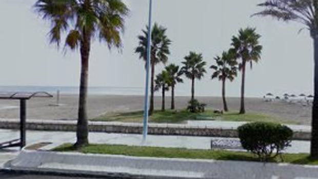 Muere un anciano tras ser rescatado cuando se ahogaba en la playa de Torremolinos