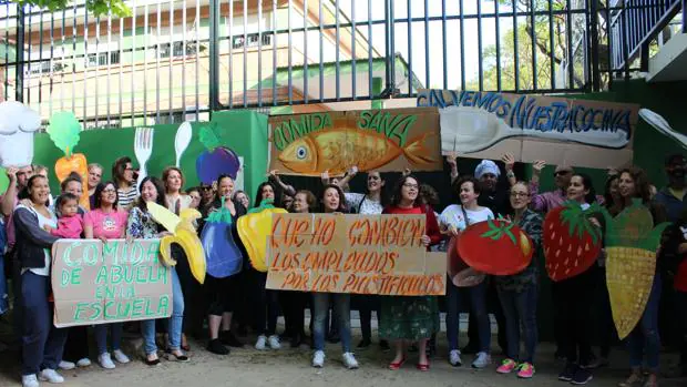 Padres de Marbella protestan para que Educación no imponga un cáterin en el colegio a sus hijos