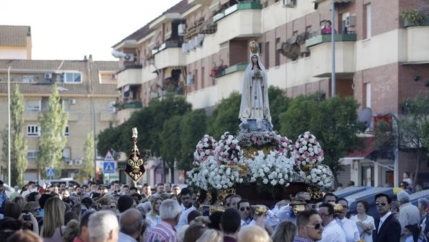 Fátima y Linares cierran un intenso fin de semana cofrade en Córdoba