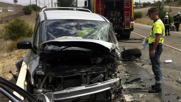 Cinco heridos, entre ellos dos niños, en una colisión entre dos coches en la carretera de Almodóvar del Río