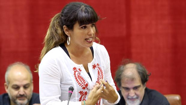 Susana Díaz y Teresa Rodríguez se enzarzan en el Parlamento por la Fundación Guadalquivir de Córdoba