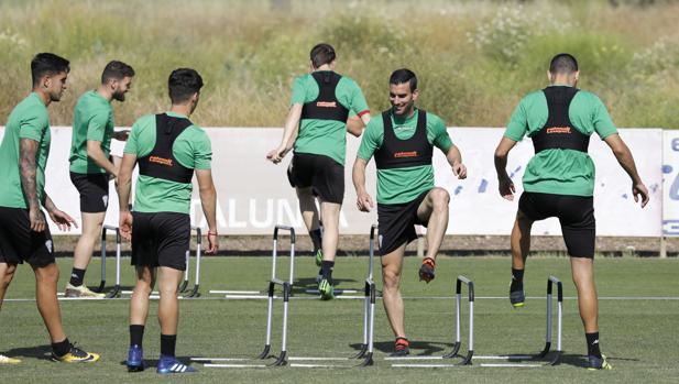 Córdoba CF | Alfaro: «Hemos estado en la mierda y ahora estamos fuera, pero queda la última batalla»