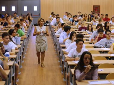 Los alumnos podrán presentarse hasta a un máximo de ocho exámenes para alcarnzar la nota necesaria