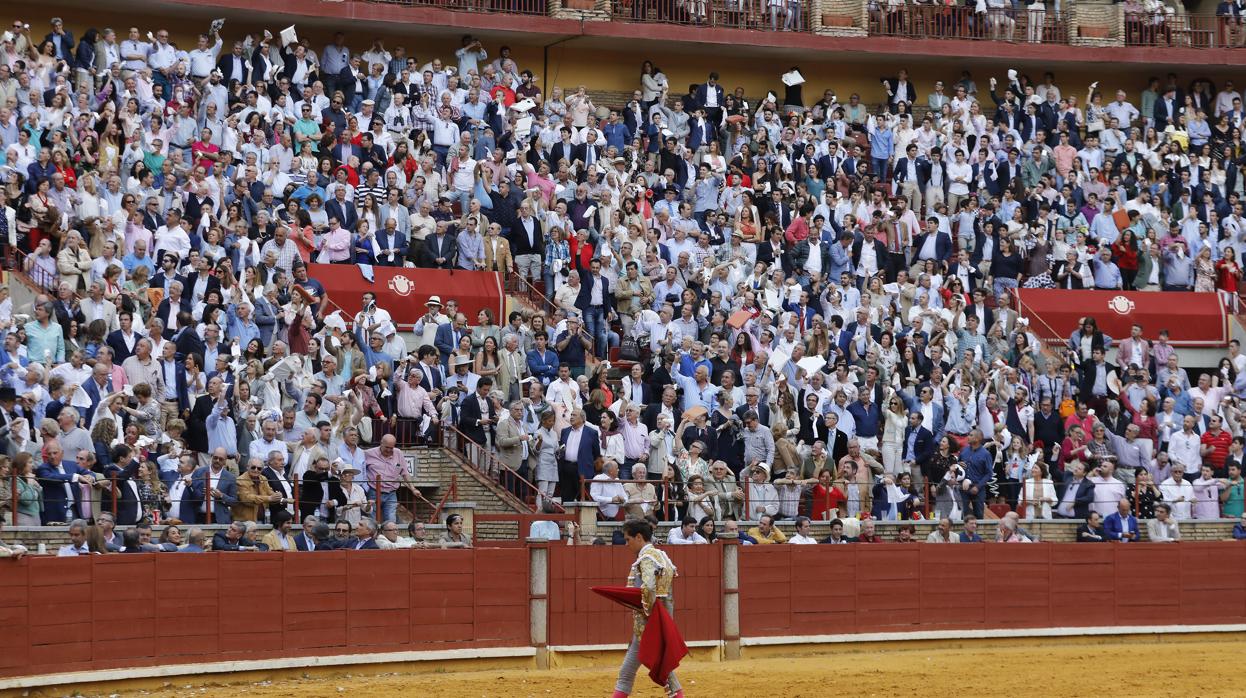 Aspecto de los tendidos en una de las corridas del ciclo taurino de la Feria de Nuestra Señora de la Salud