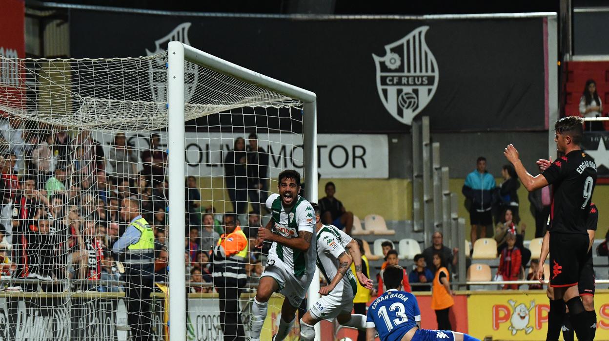 Aythami celebra el segundo gol ante el Reus marcado por él mismo