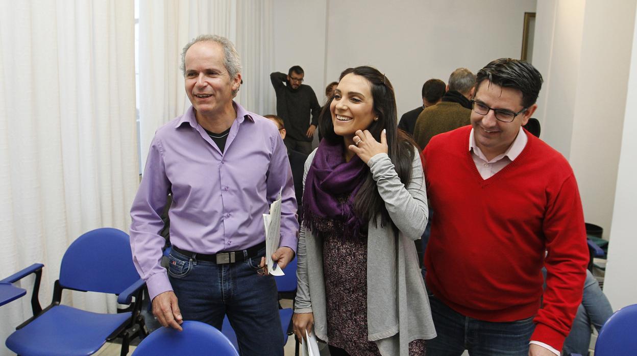 Rafael Blázquez, Carmen González y Pedro García en una rueda de prensa