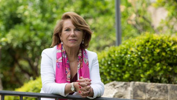 Pilar Serrano: «En el hospital Quirón de Córdoba el paciente no puede esperar para operarse»