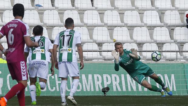 Córdoba CF | El momento de la temporada: el penalti parado por Pawel Kieszek al Real Valladolid