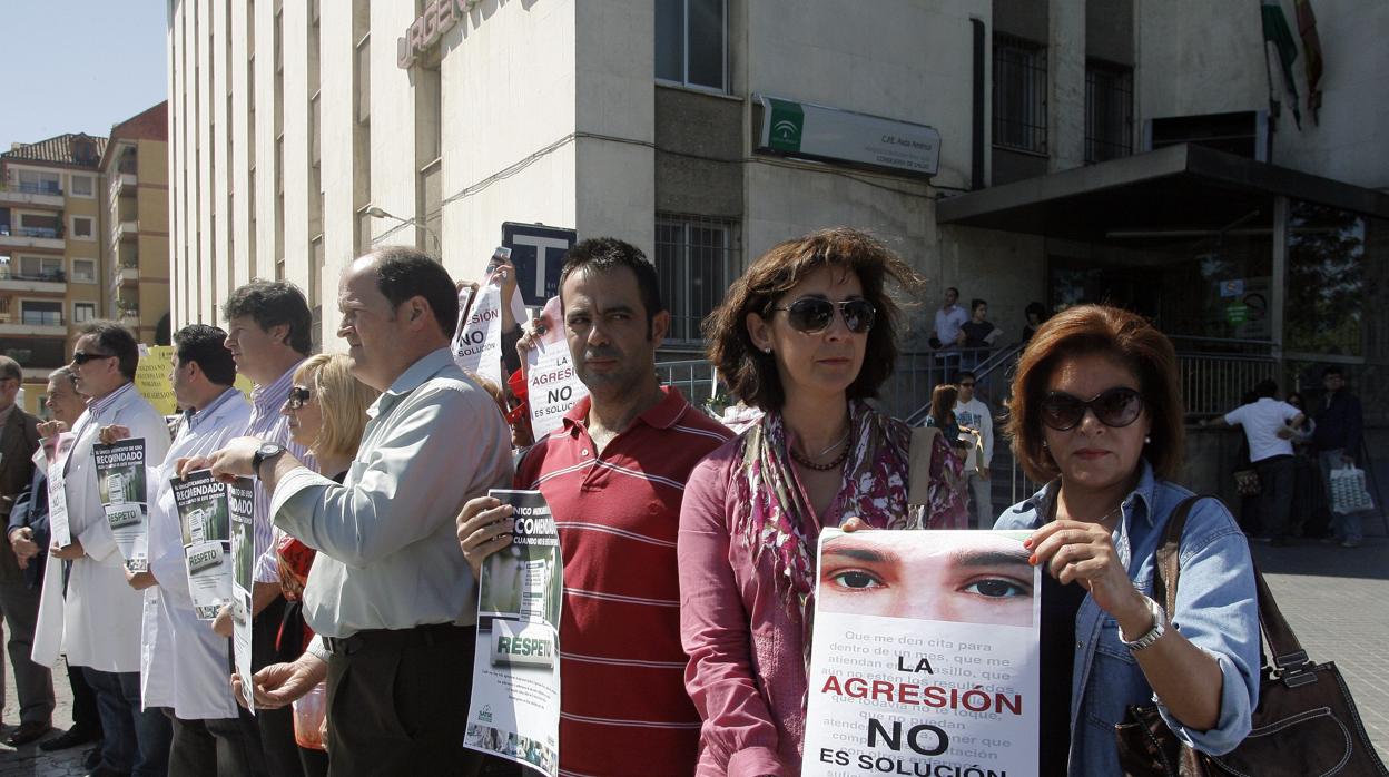 Médicos en una de las manifestaciones contra la agresión a facultativos