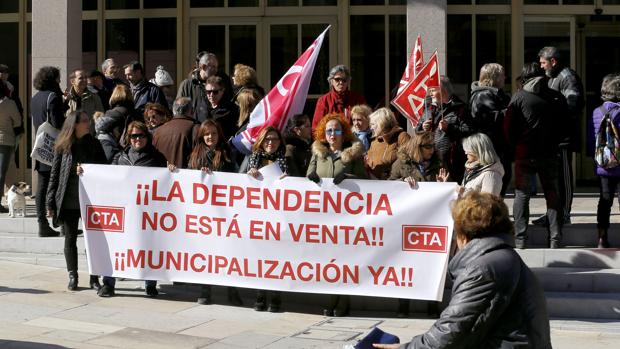 Vuelve la polémica por la gestión de la ayuda a domicilio en el Ayuntamiento de Córdoba