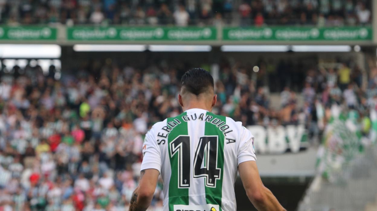 Guardiola celebra su gol ante el Sporting