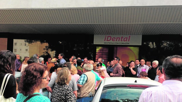 El Juzgado de Instrucción número 8 de Córdoba recibe las primeras denuncias por el cierre de Idental