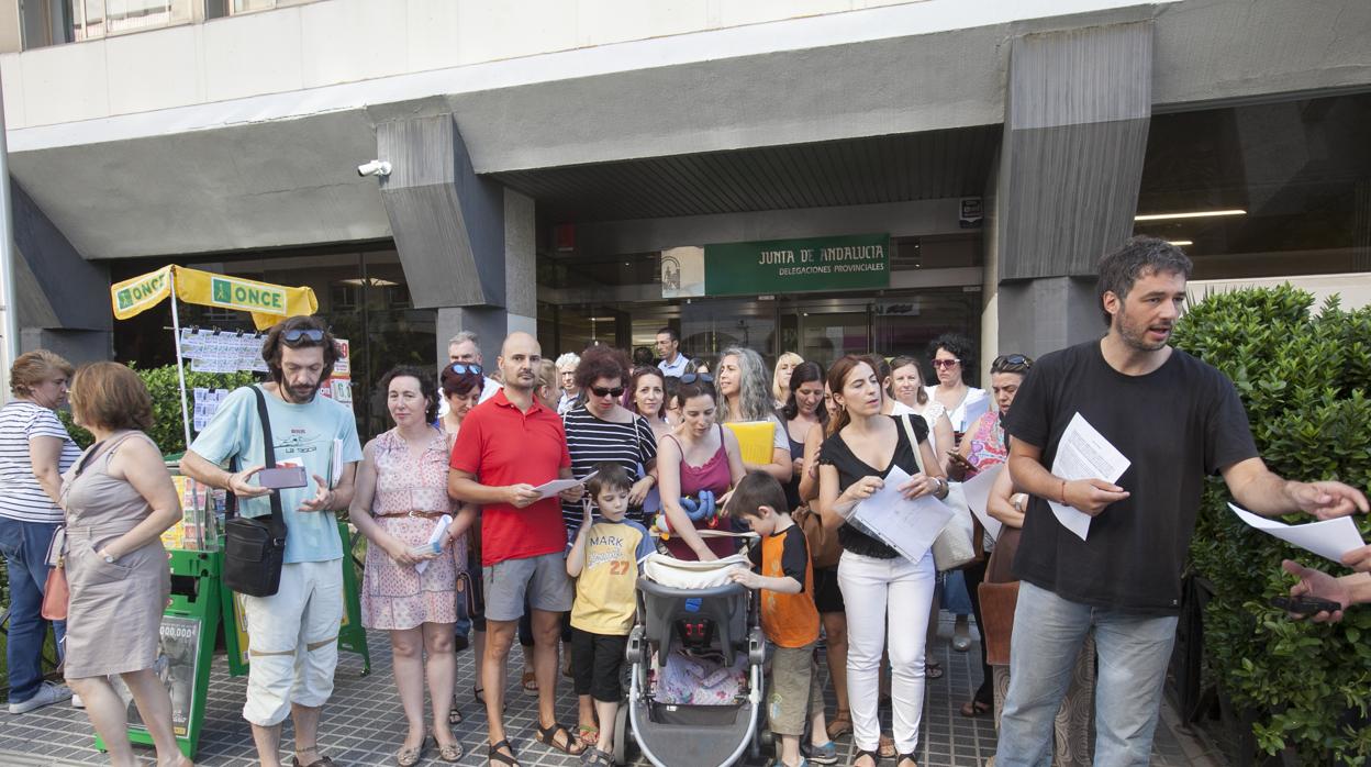 Protesta contra el calor en los colegios