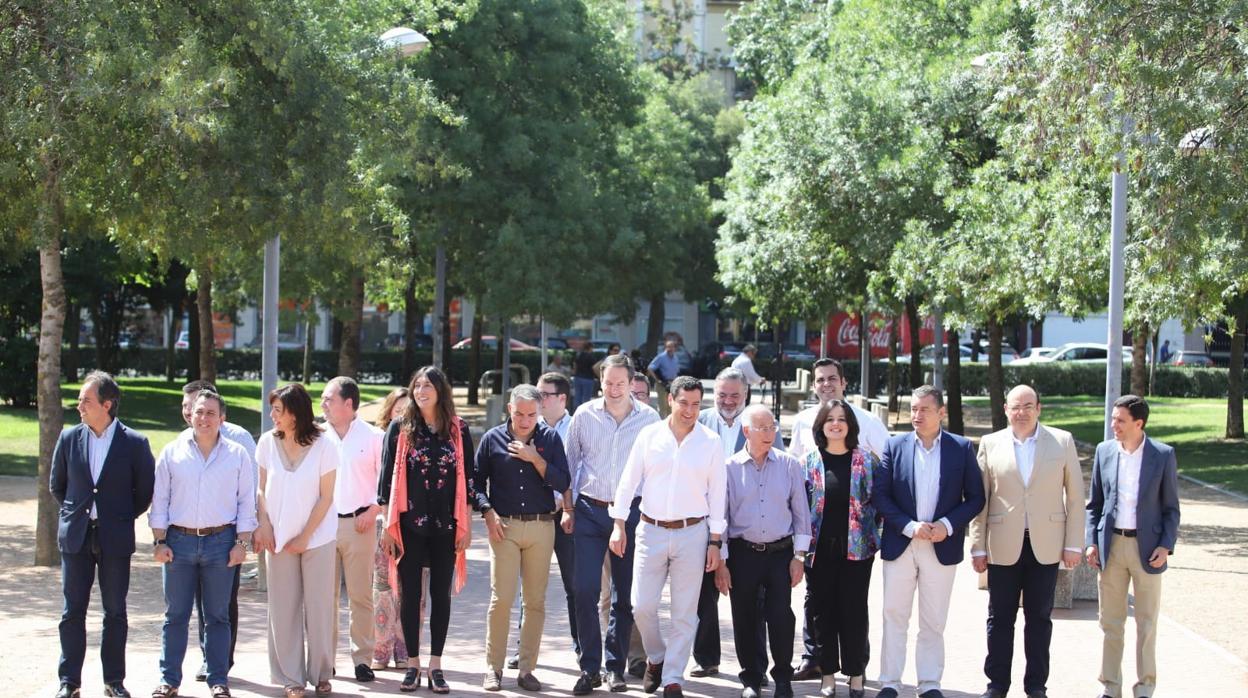 Juan Manuel Moreno, junto a los presidentes provinciales y secretarios generales del PP andaluz