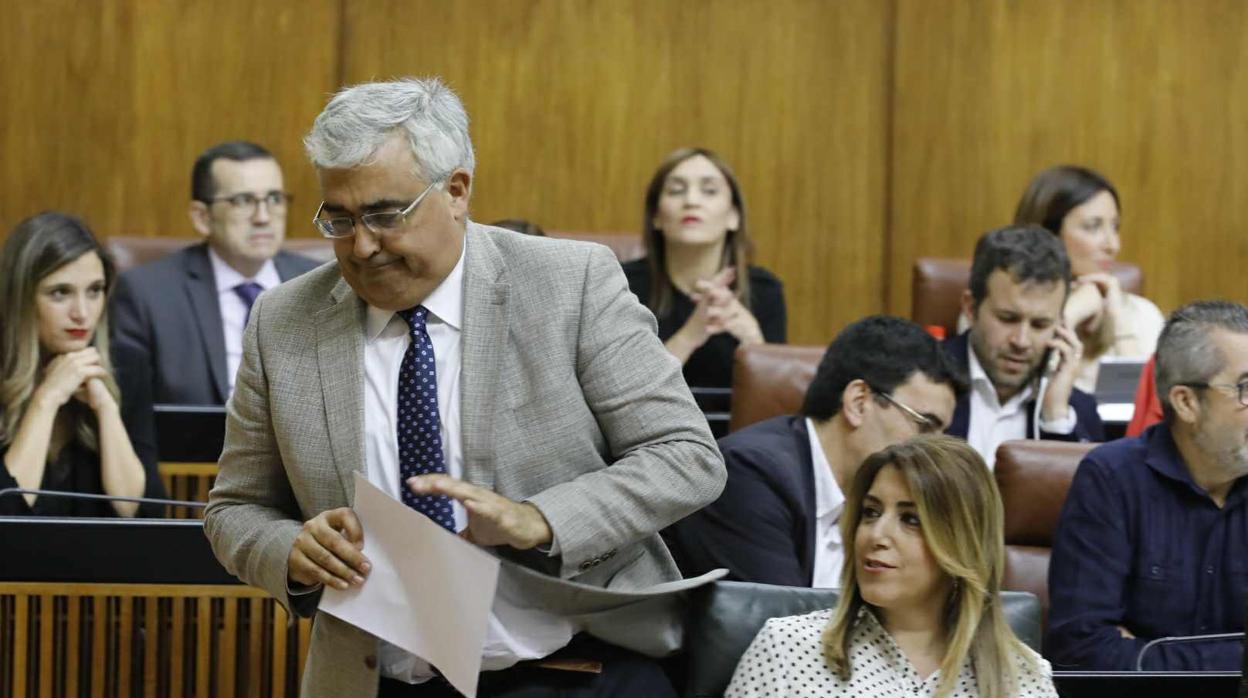 Ramírez de Arellano, consejero de Economía y Hacienda, junto a Susana Díaz, presidenta de la Junta