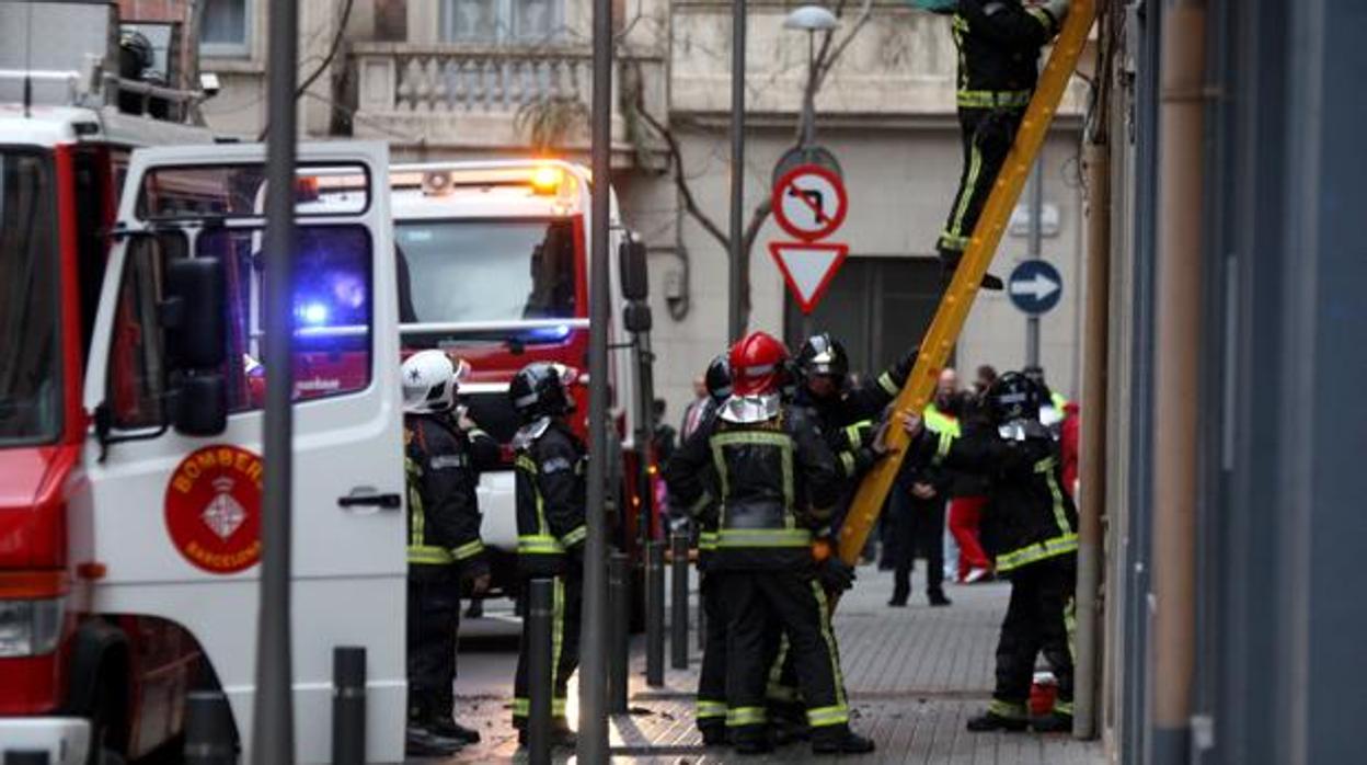 Bomberos durante una intervención